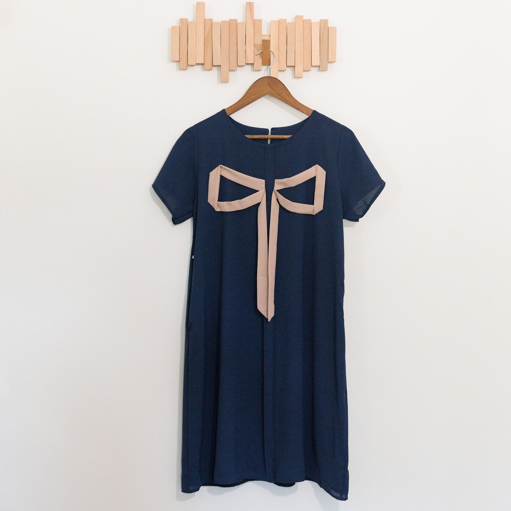 Navy Blue Short Sleeve Shift Dress with Tan Bow Applique Round Neck Knee Length